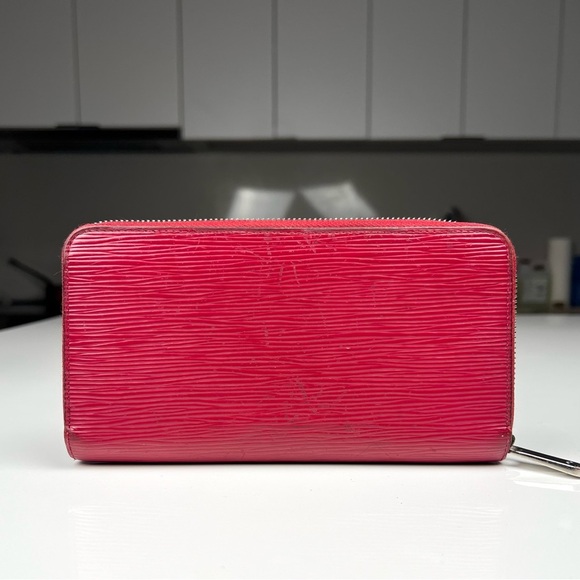 LOUIS VUITTON Grenade Epi Leather Zippy Wallet - Picture 4 of 10